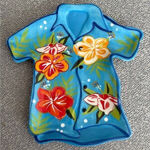 Dennis East Tshirt Dish 🌺